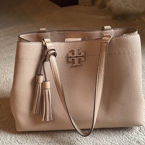 Beautiful Tory Burch tote  Perfect for spring!  Large tote bag